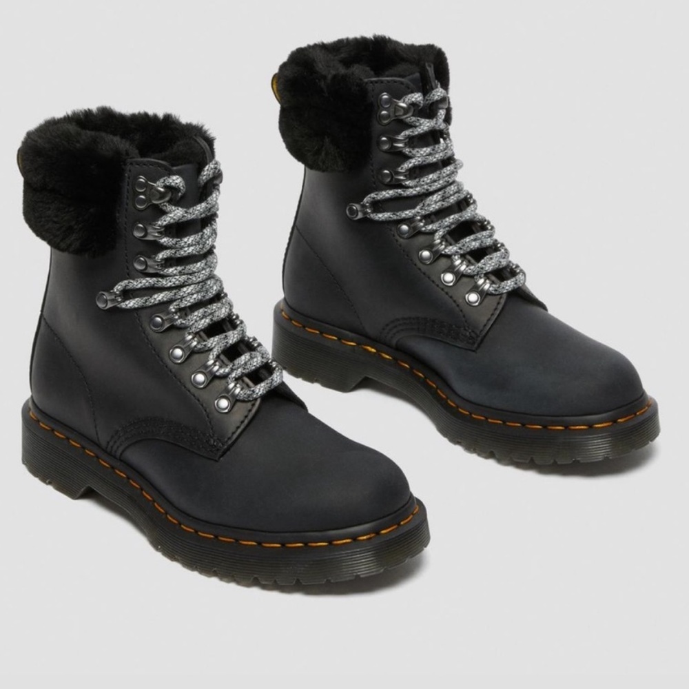 DR MARTENS 1460 Serena Collar Streeter Boots SIZE 7 US WOMENS